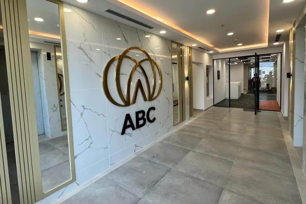 Apeejay Business Center - Signature Tower, NH-48 — photo 1